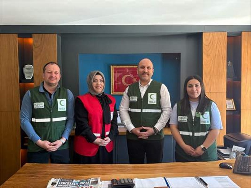 Yeşilay Kastamonu Şube Başkanı Durgut, Kızılay Kastamonu Şubesini ziyaret etti