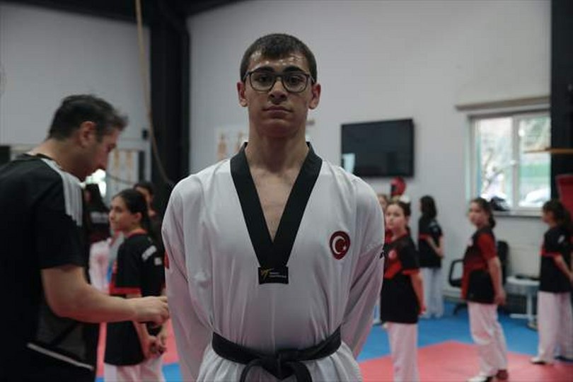 Hiperaktif tanısıyla yönlendirildiği tekvandoda madalya kovalıyor