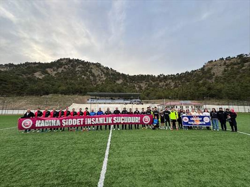 Hanönü’de kurumlar arası futbol maçında kadına şiddete dikkat çekildi