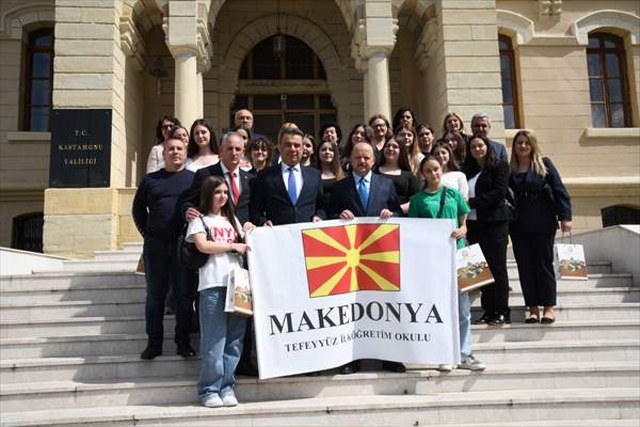 Üsküplü öğrenciler Kastamonu Valisi Dallı’yı ziyaret etti