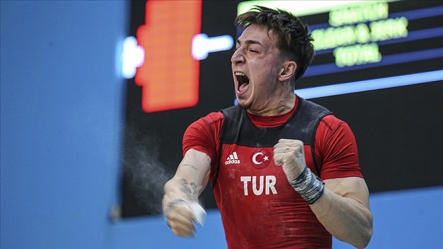 Milli halterci Yusuf Fehmi Genç, Avrupa şampiyonu oldu