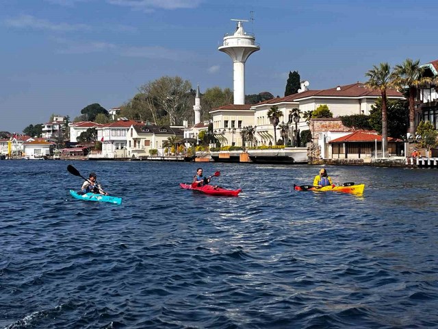 Dublin’den İstanbul’a kanoyla geldiler: Kanserli çocuklar için 7 ay süren zorlu yolculuk tamamlandı