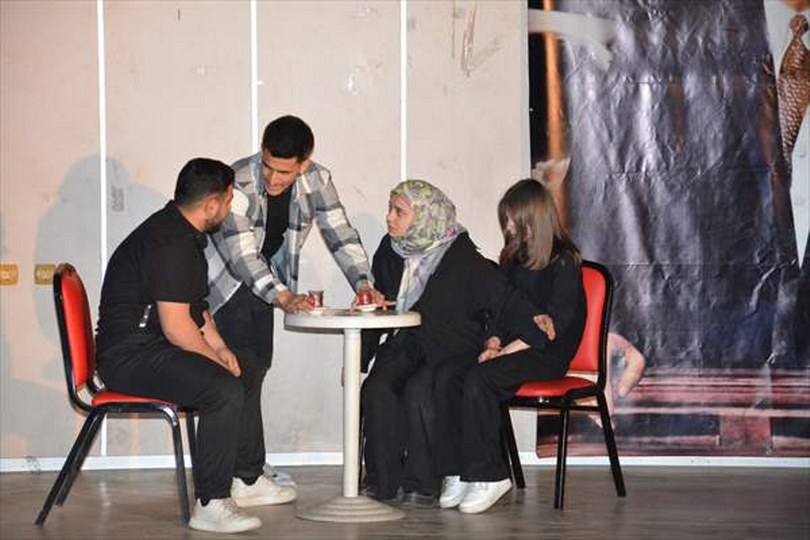 Araç Meslek Yüksekokulu öğrencileri kadına yönelik şiddete tiyatro ile dikkat çekti