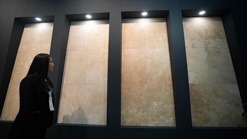 İzmir’deki doğal taş fuarında bej tonlu ürünler ilgi gördü