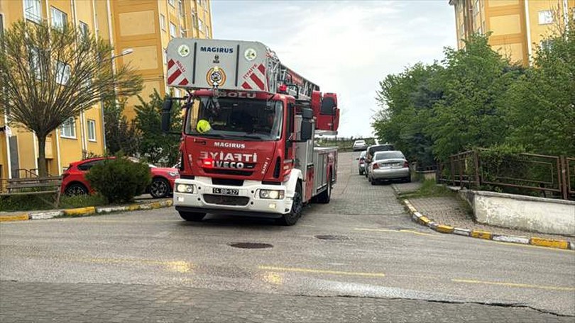 Bolu’da balkonda yakılan piknik tüpü yangına neden oldu