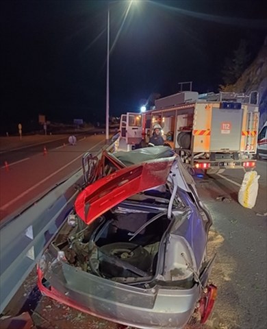 Zonguldak’ta bariyere çarpan otomobilin sürücüsü öldü