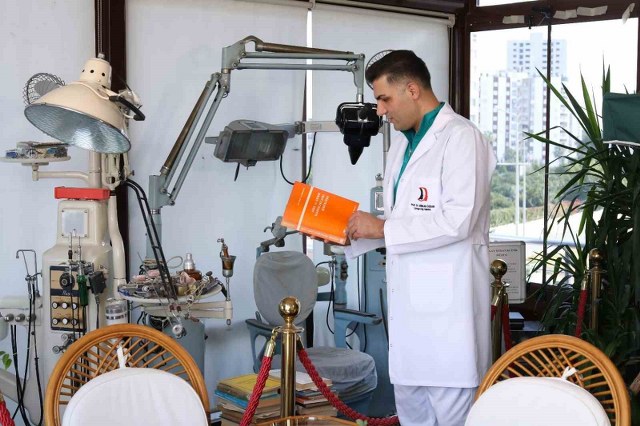 Prof. Dr. Özkan: “Dişiniz eksikse dikkat! Kulak çınlaması ya da vertigo sizi bekliyor olabilir”