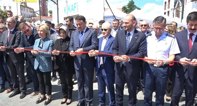 Kütahya İstihdam ve Kariyer Fuarı açıldı