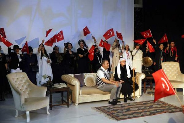 Kastamonu’da tarihe iz bırakan Türk kadınlarının kahramanlık öyküleri tiyatral gösteriyle canlandırıldı