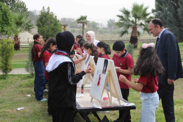 Cizre’de “Okulumla Sosyalleşiyorum” projesiyle öğrenciler açık havada sanatla buluştu