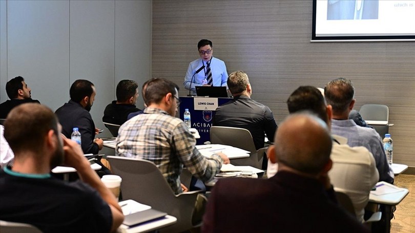 Farklı ülkelerden uzman cerrahlar İstanbul’da “artroplasti” eğitiminde buluştu