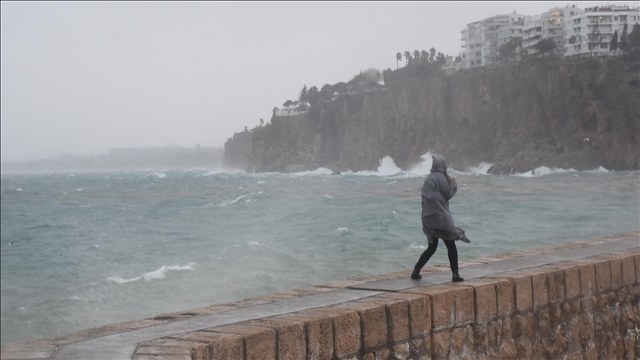 Akdeniz’in batısı için fırtına uyarısı
