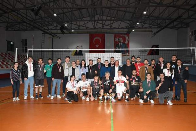 Mengen’de kurumlar arası voleybol turnuvası yapıldı