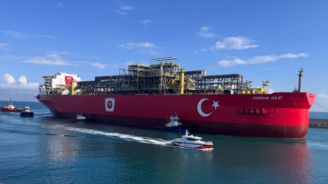 Türkiye’nin ilk yüzer doğal gaz üretim platformu Osman Gazi Filyos Limanı’nda