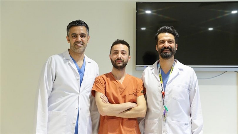 Eşinin hayatını Heimlich manevrasıyla kurtaran doktor ve meslektaşından acil müdahale tavsiyeleri