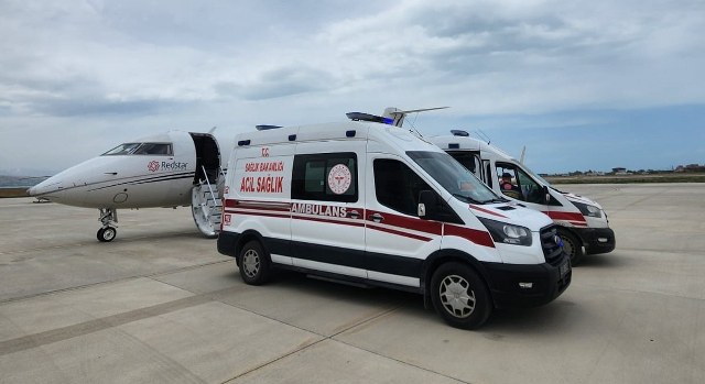 Aort koarktasyon hastası bebek uçak ambulansla İstanbul’a sevk edildi
