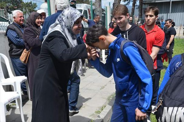Bolu’da 31 yıl önce trafik kazasında ölen milli cimnastikçi Murat Canbaş anıldı