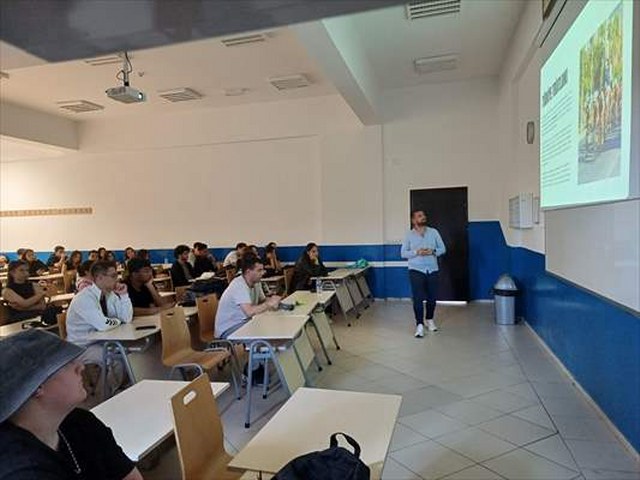 Kastamonu’da üniversite öğrencilerine triatlon tanıtıldı