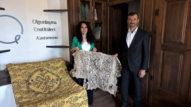 Kastamonu’da asırlık yorgan ile minder kılıfında ilk ve nadir görülen desenlere rastlandı