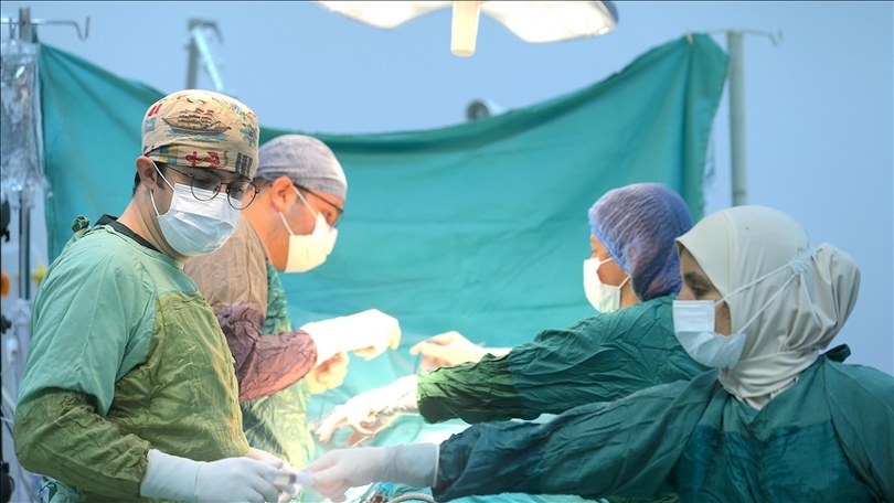 Karslı hasta tek ameliyatta prostat ile mesane ve böbrek taşlarından kurtuldu