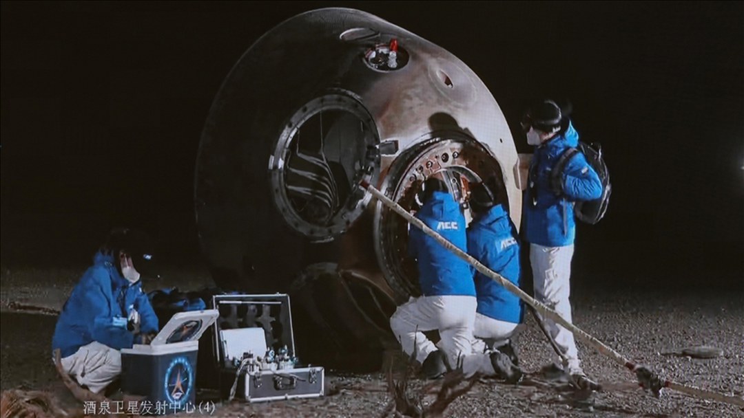 Çin’in uzay istasyonundaki yeni taykonot ekibi ilk uzay yürüyüşünü yaptı