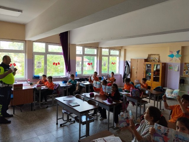 Kırklareli’nde öğrencilere trafik eğitimi