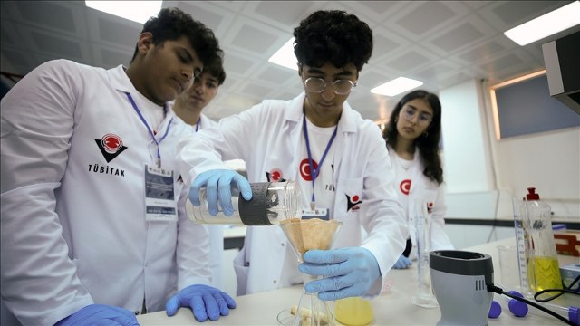 Depremzede öğrenciler, TÜBİTAK projesiyle Balıkesir’de nanoteknoloji ile tanıştı