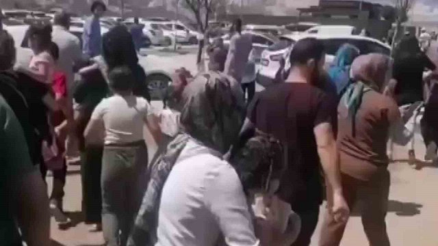 Yol çalışması esnasında yaşanan patlama hastanede paniğe neden oldu