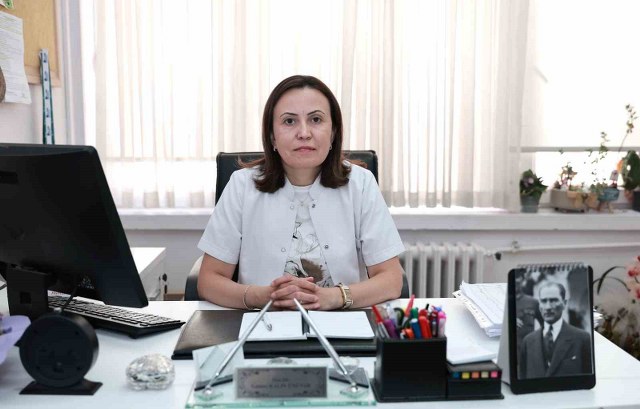 Doç. Dr. Ünüvar: “Keneden korunmak için vücudu örten açık renkli uzun kollu giysileri tercih edin”