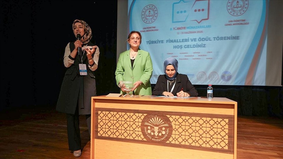 İstanbul’da “8. Türkiye Münazaraları 2025” programı başladı