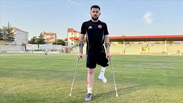 Ampute futbolun gol kralı Ömer Güleryüz’ün hedefi kaptan olarak da başarılarını sürdürmek