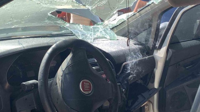 Karaman’da patlayan telefon bataryası az kalsın aracı yakacaktı