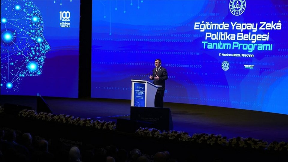 Cumhurbaşkanı Yardımcısı Yılmaz: Akıllı sistemler, öğrenciyi analiz ederek kişiye özel destek sunabilecek