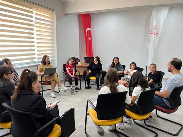 Kıbrıscık’ta karate sporu yapan çocuklara dijital hikaye anlatım atölyesi düzenlendi