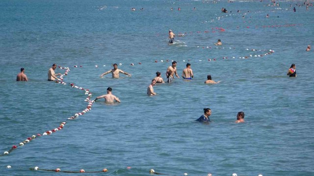 Onlarca boğulma vakasına müdahale eden profesör uyardı: “Deniz keyfiniz faciaya dönüşmesin”