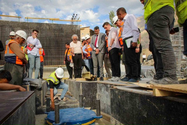 Hakkari’de sismik izolatörlü hastane dönemi başlıyor