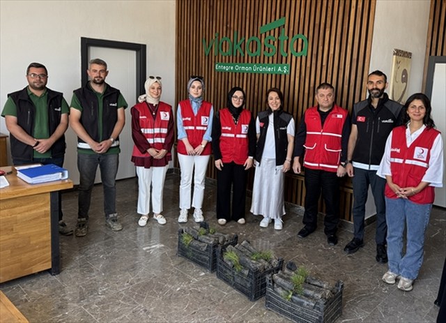 Kastamonu’da fabrika sahiplerinin bağışladığı fidanlar okul bahçelerinde yeşerecek