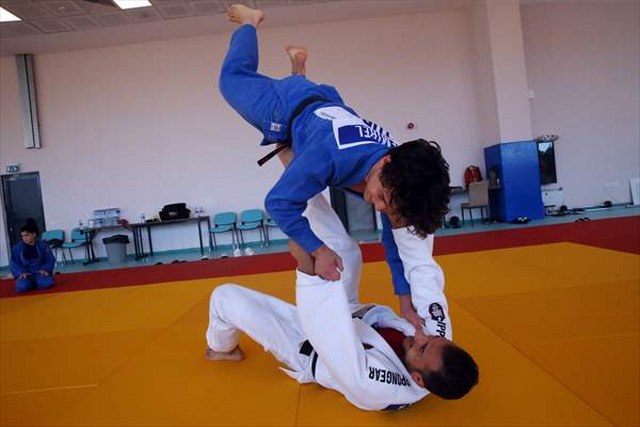 Geçirdiği 4 ameliyata rağmen judodan kopmayan milli sporcunun hedefi olimpiyatlar