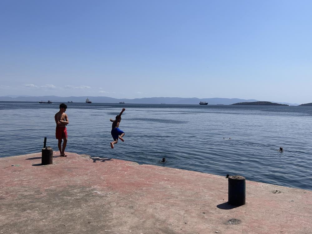 Uzmanlardan balıklama atlamayın uyarısı: “Felç kalabilirsiniz”