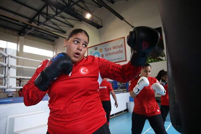 Havvanur, üçüncü Avrupa şampiyonluğu için yumruk sallayacak