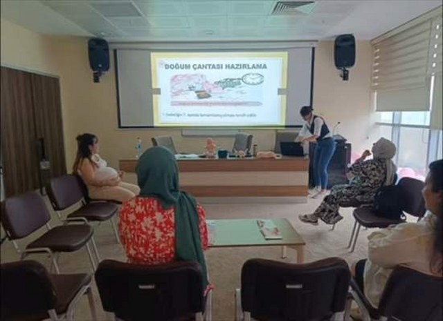 Cide Devlet Hastanesinde “Gebe okulu” eğitimleri devam ediyor