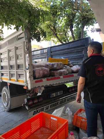 Deponun ardındaki tehlike: 2 ton kaçak et ve süt ürünü ele geçirildi