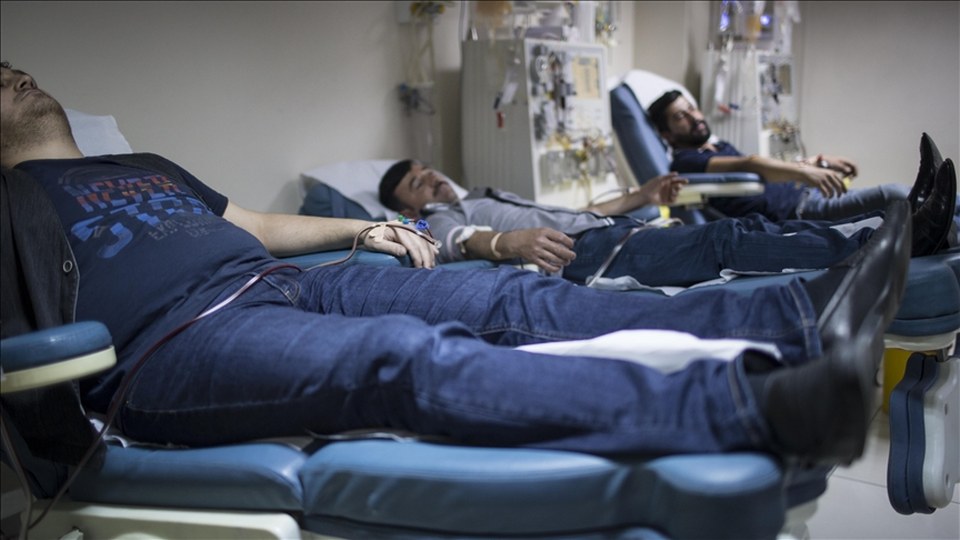 Uzmanlardan diyaliz hastalarına “yazın doğru beslenme ve dengeli sıvı tüketimi” uyarısı