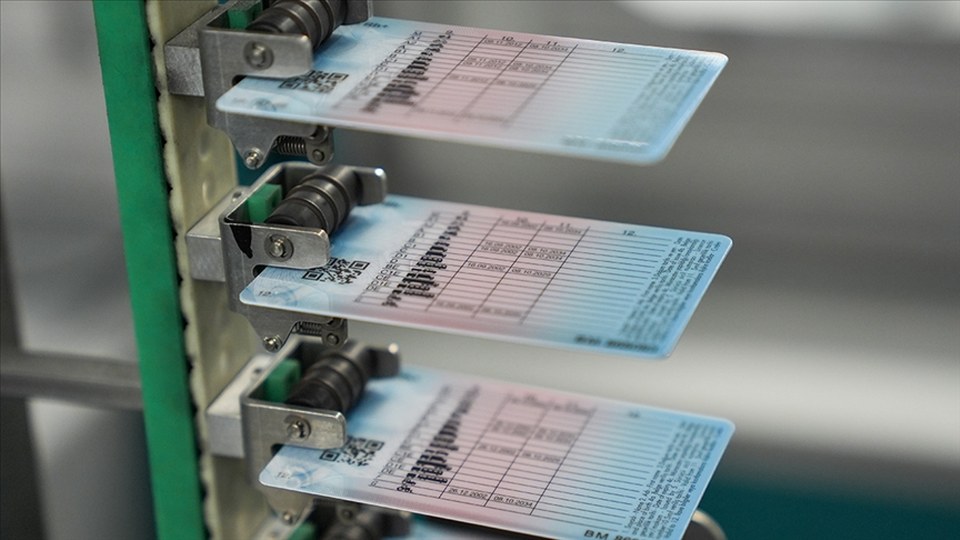 Eski tip 3,5 milyon ehliyet bir ay sonra geçerliliğini yitiriyor