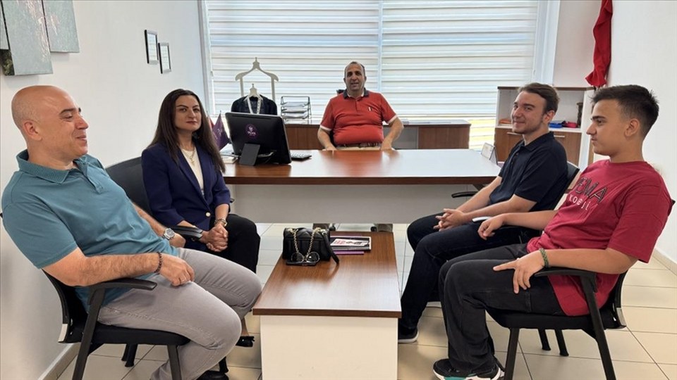 YKS birincisi ağabeyini örnek alan Eray, LGS sınavında tam puan aldı