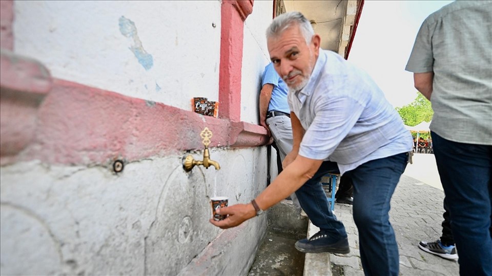 Düzce’de, Tarihi Çeşmeden Bu Kez de Millet İçin Ayran Aktı