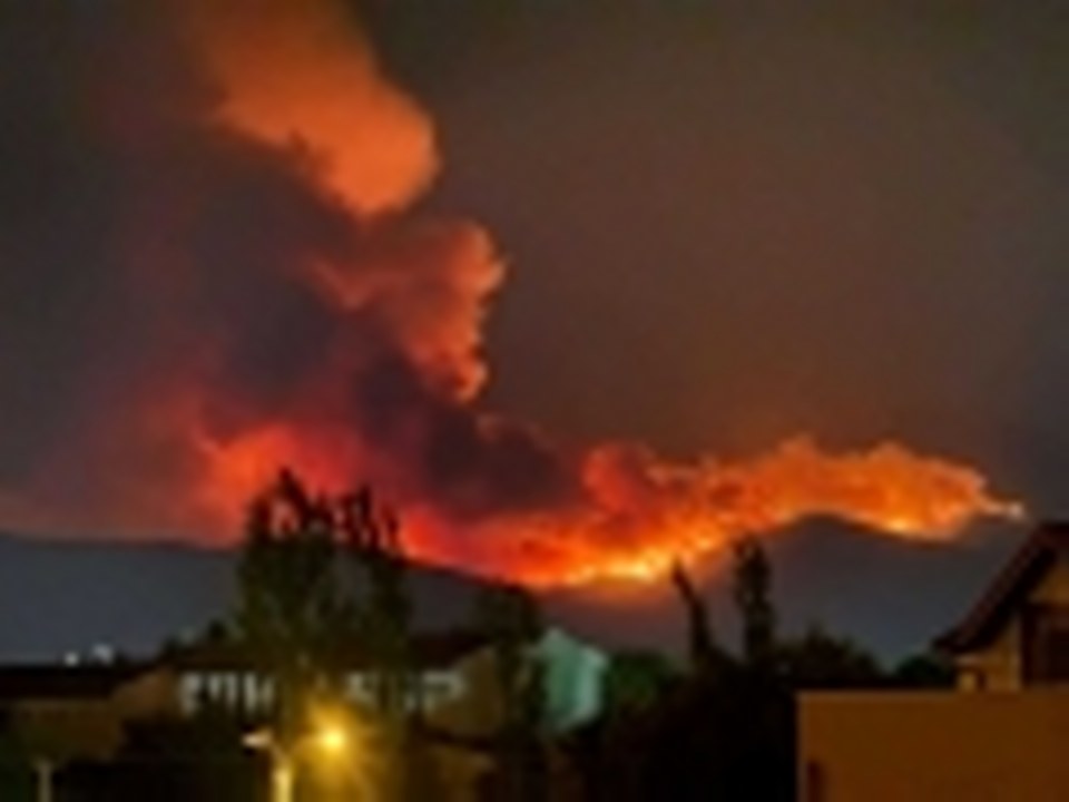 Bir yangın da Ödemiş’te: 3 mahalle tahliye edildi