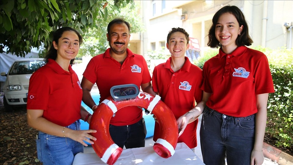 Lise öğrencileri boğulma vakalarına karşı “otonom cankurtaran simidi” tasarladı