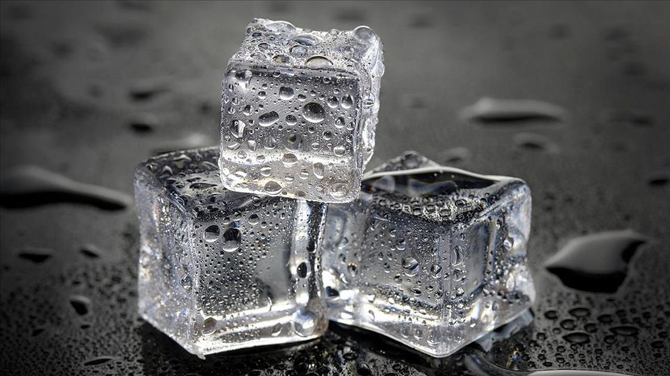 Sağlıksız ortamlarda üretilen buz hastalıklara davetiye çıkarıyor