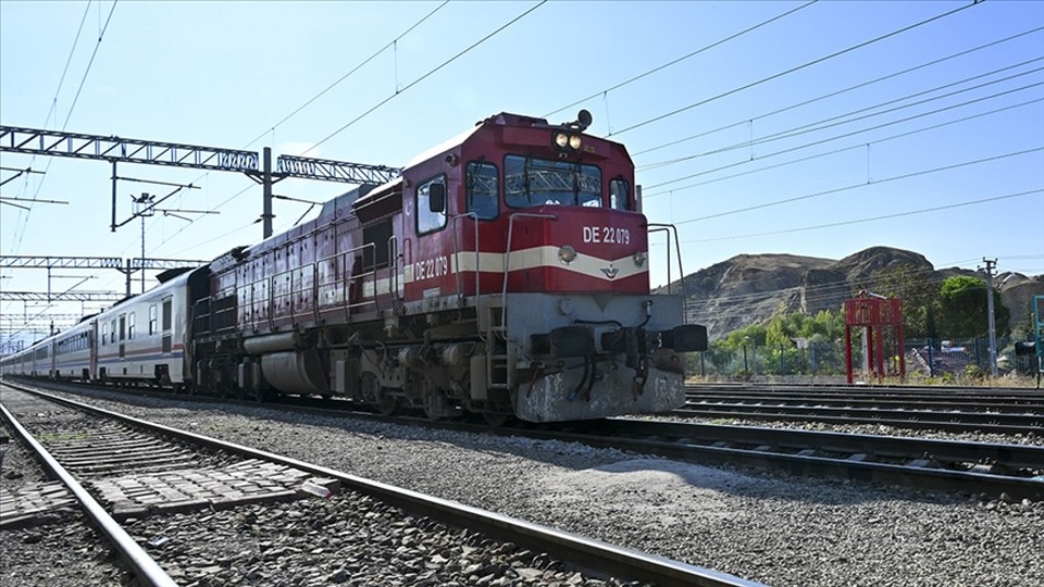 Türkiye’nin bölgesel demir yolu bağlantısını güçlendirecek projeye 2,4 milyar avroluk finansman